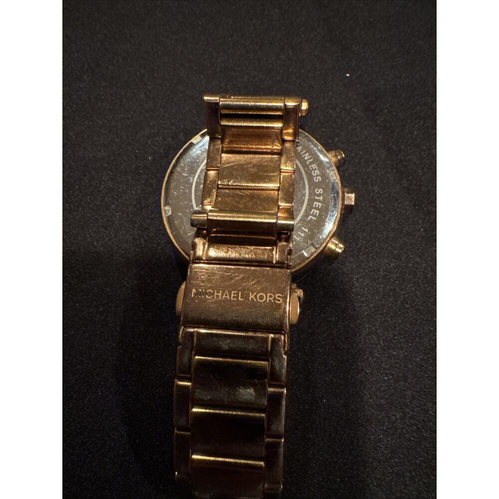 Michael Kors Parker Chronograph Gold with a mother-of-pearl dial - Picture 3 of 5